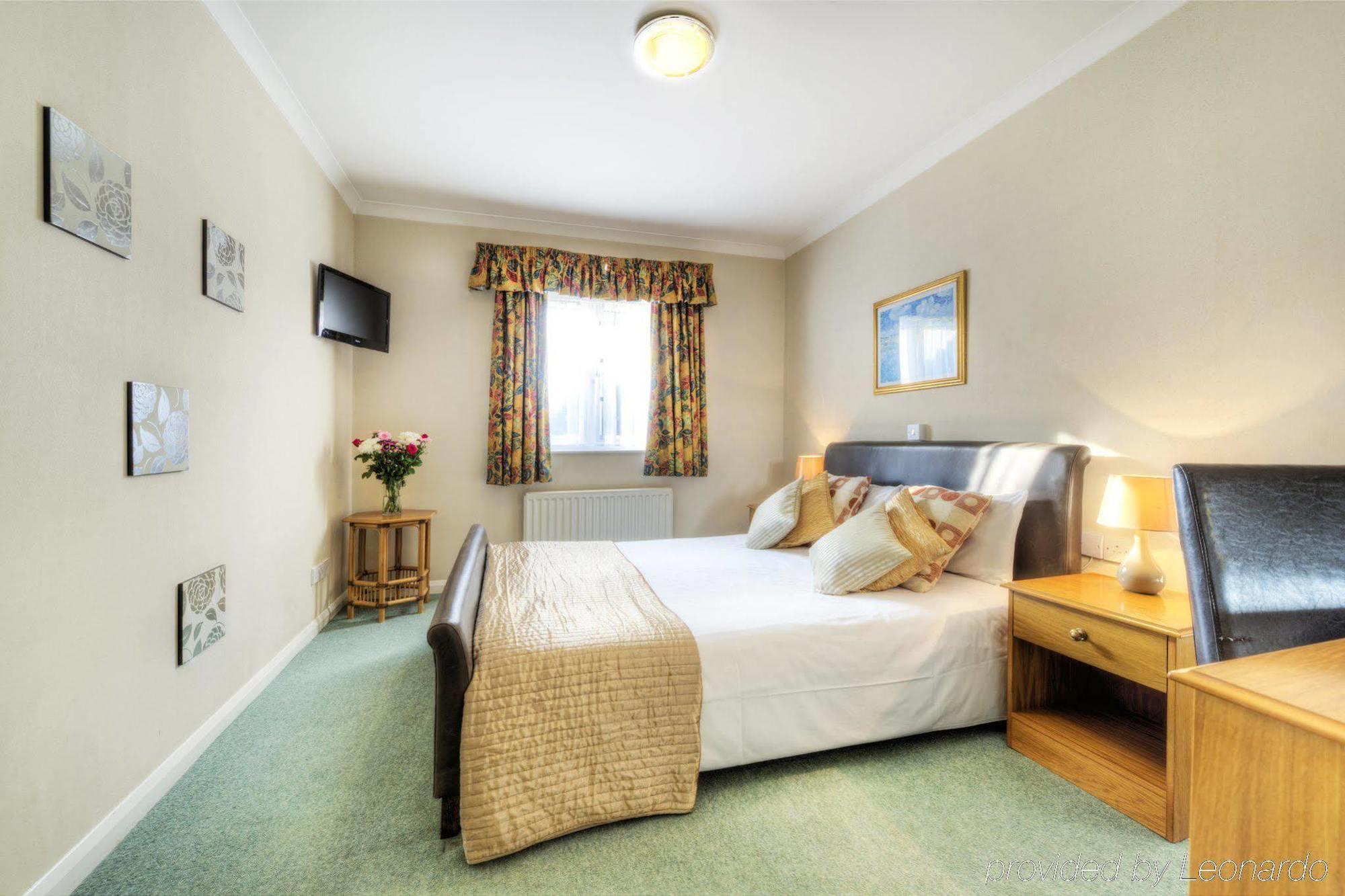 Flexistay Reading West Aparthotel - With Communal Kitchen Use Екстер'єр фото