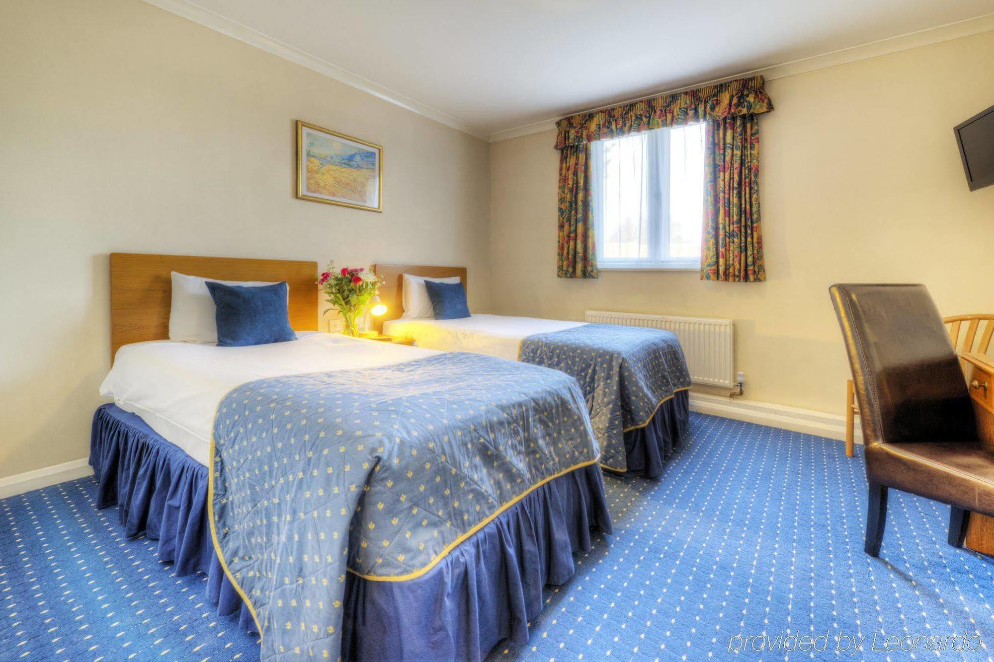 Flexistay Reading West Aparthotel - With Communal Kitchen Use Екстер'єр фото